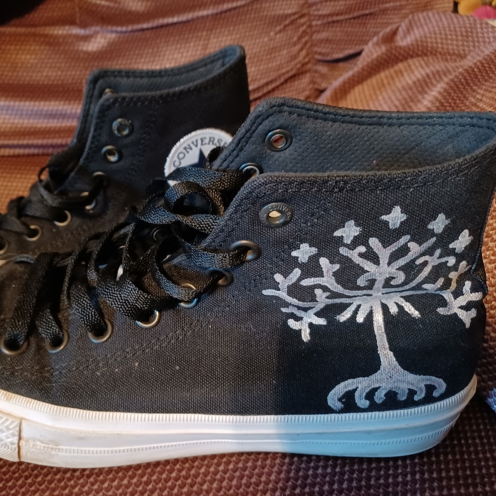 Custom painted Lord of the Rings Converse black Chuck Taylor II Lunarlon